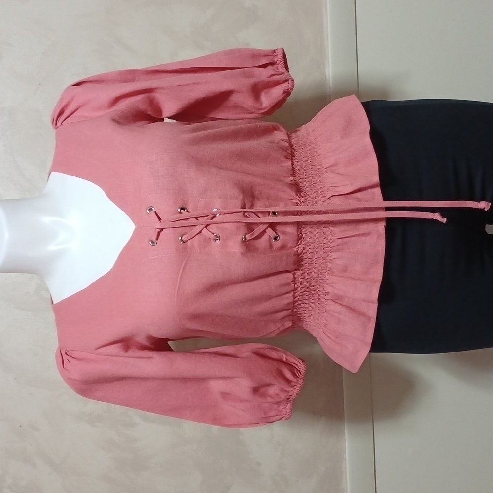 JUSTFAB WOMENS TOP SIZE M IN A BEAUTIFUL CORAL PINK